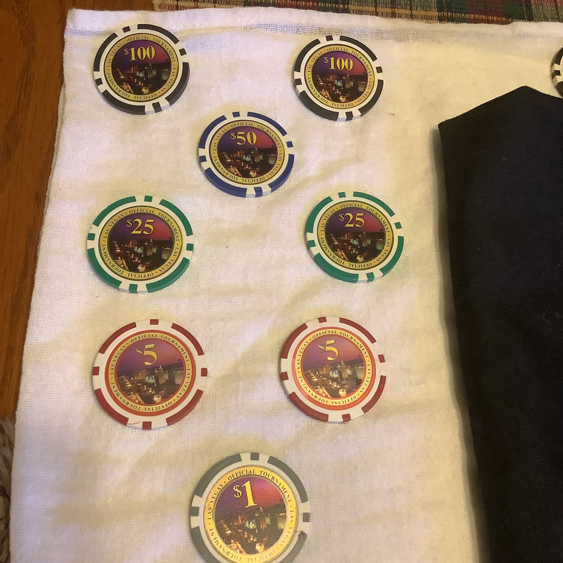 Poker Chip, Las Vegas, Official Tournament Chips, Excellent Condition $1, $5, $25, $50, $100  There is 1 $1.00 2 $5.00  2 $ 25.00 1 $50.00 2 $100.00  