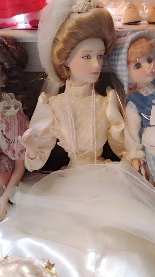 1987 Franklin Heirloom Gibson Porcelain Bride