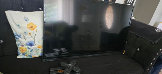 35in Insignia Tv