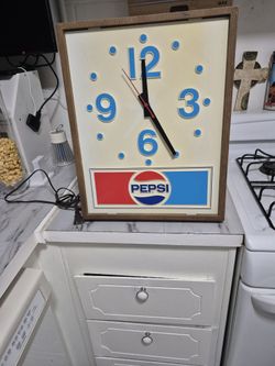 1973 Vintage Electric Pepsi Clock, Good Condition $50.