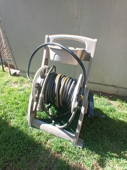Suncast Portable Garden Hose Reel Cart On Wheels w Hose