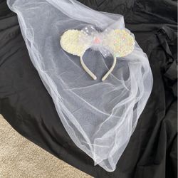 Minnie Mouse Ears Bride