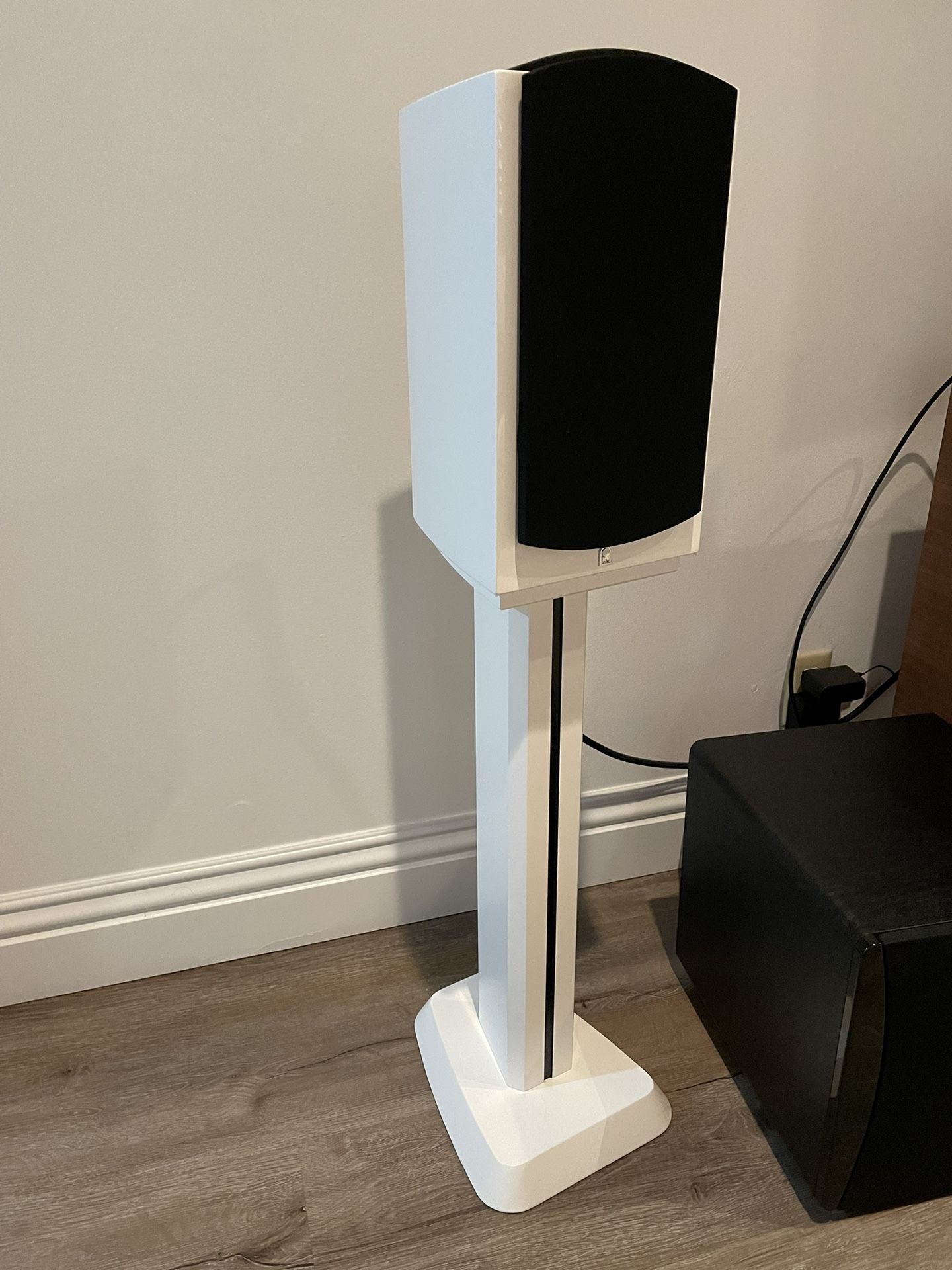 Revel Performa 3 M105 Speakers In White Including Stands