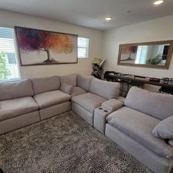 5 Piece Modular Sectional Couch Light Grey. Paid $2900  Asking  $1600