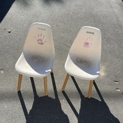 2 Kids Chairs 