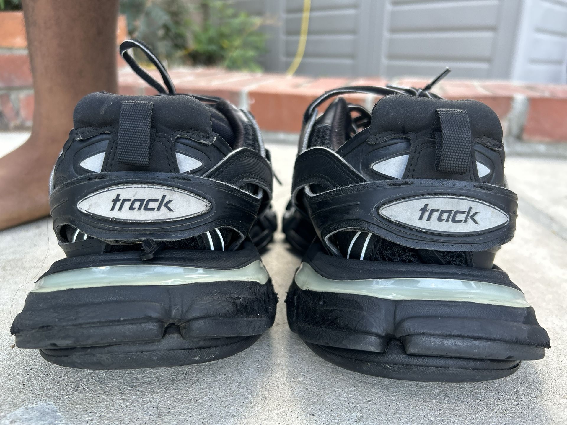 Size 41 / Men Size 8 / Womens Size 9 
