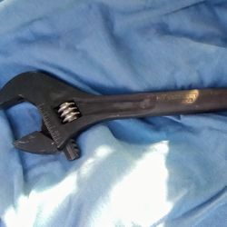 Spud Crescent Wrench 18"