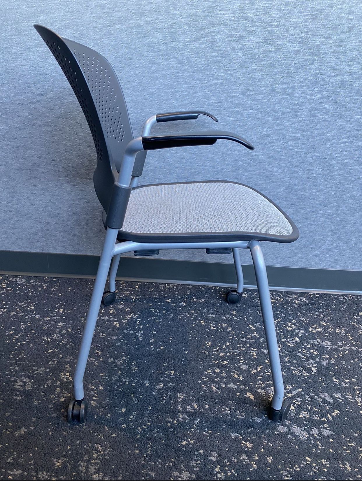 Herman Miller Caper Stacking Guest Chairs/lobby Chairs/office Chairs Material handling