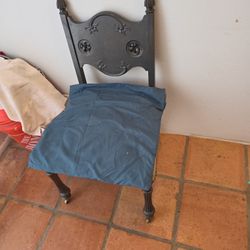Free Antigue Chair