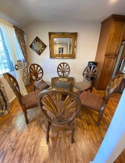 Luxury Dining Table Set – Like New!