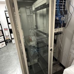 APC NetShelter by Schneider Electric