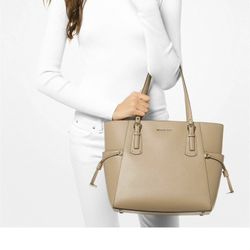 Michael Kors Voyager Large Leather Tote Bag - Oyster