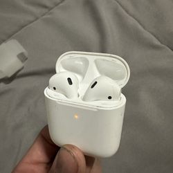 AirPods