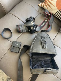 Canon rebel xsi eos with lens 62mm