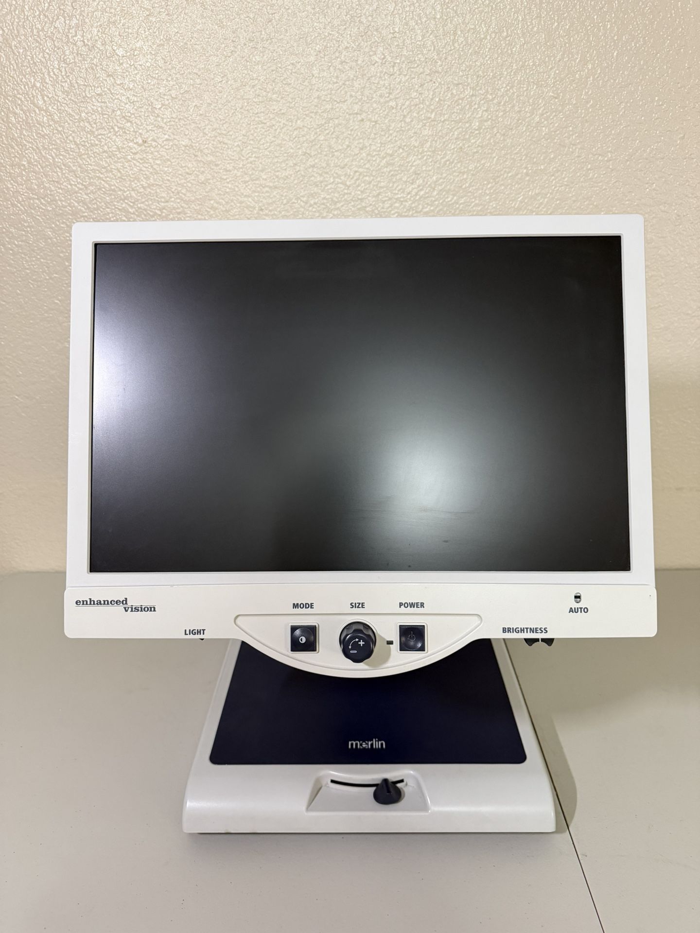 Merlin Enhanced Vision Magnifier Model MRVE22A