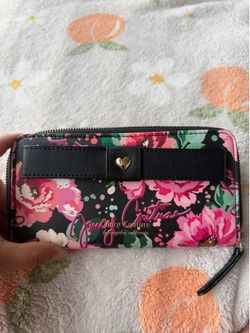Juicy Couture Women’s Zip-Around Wallet