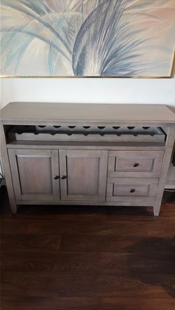Buffet/ Winebar