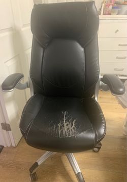 La-Z-Boy black office chair
