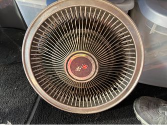 1968 to 1972 Corvette hubcap