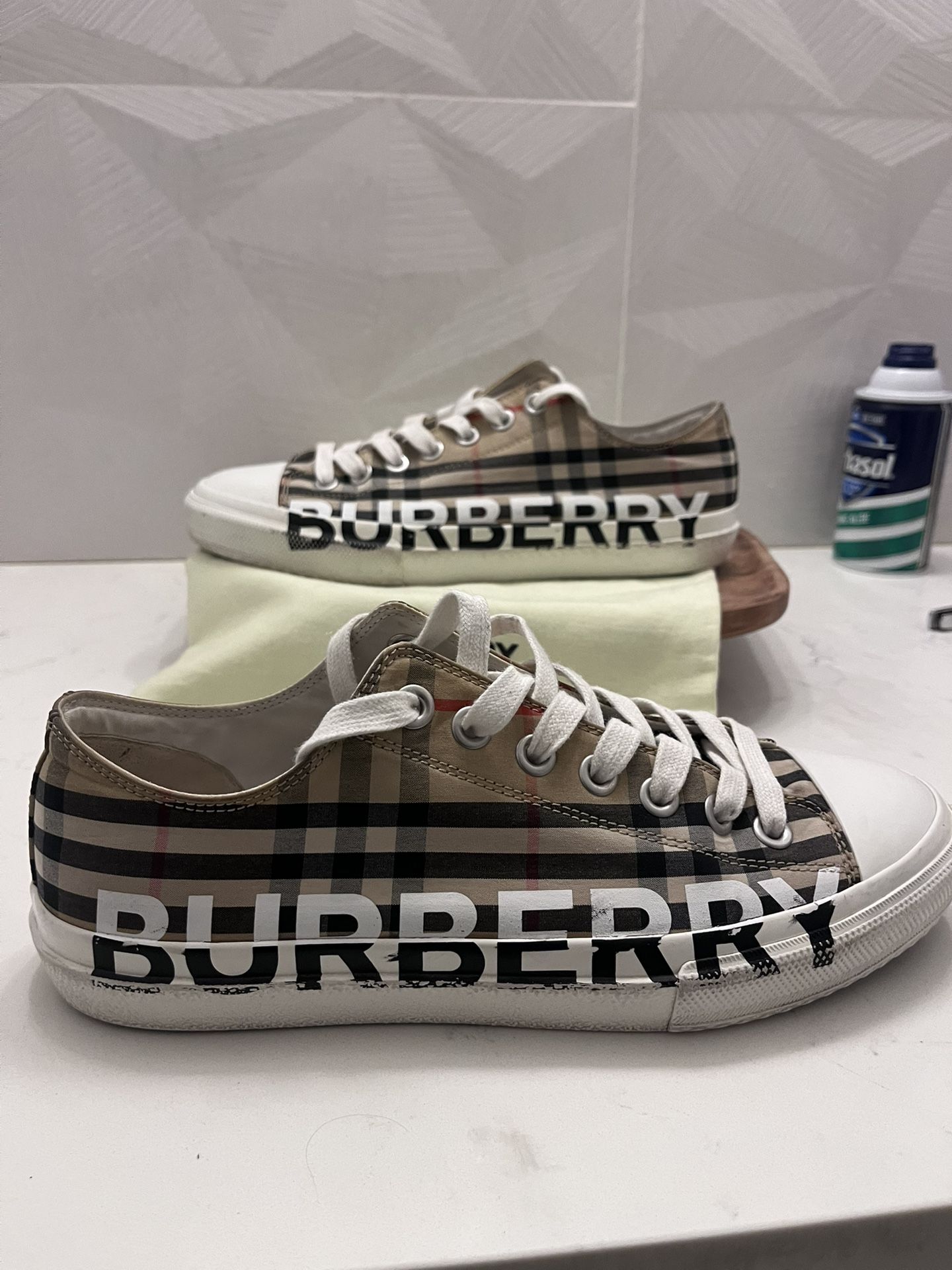 Burberry Vintage Logo Print Mens  (8.5)