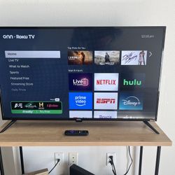 Roku TV 43”