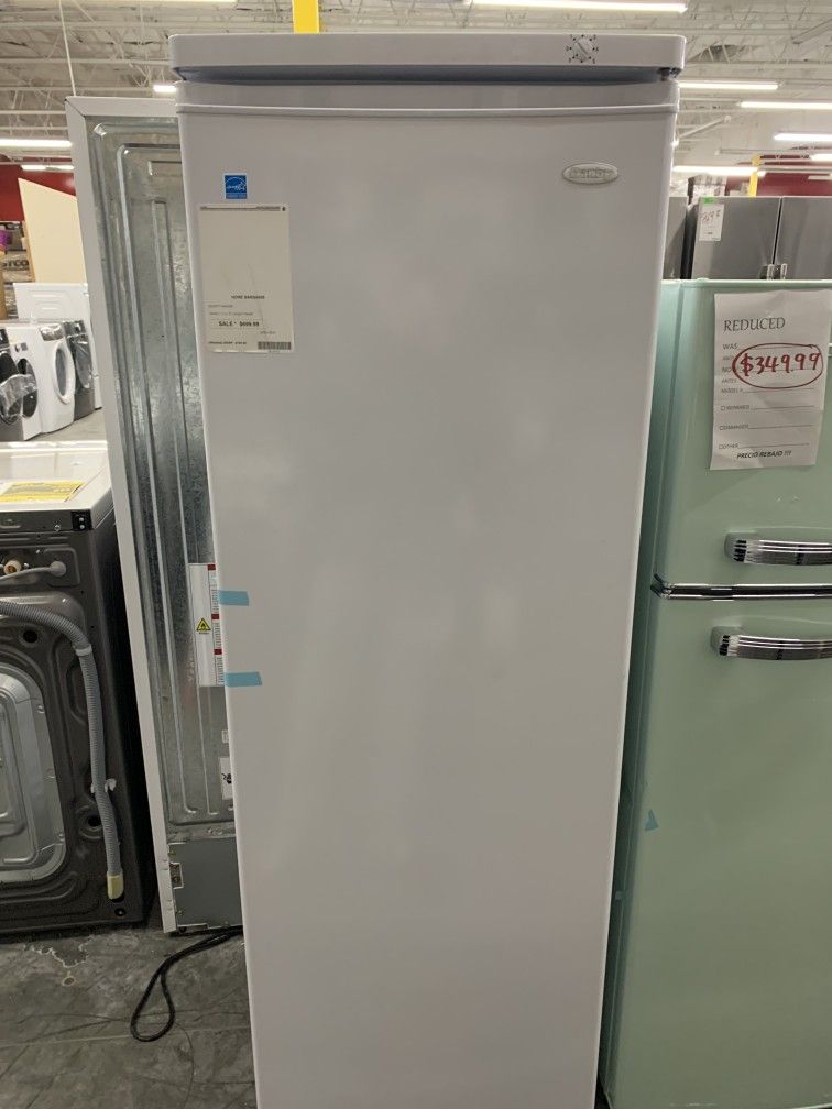 7.1 cu ft upright freezer