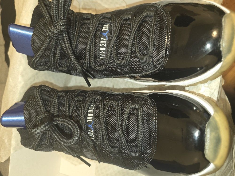 2009 Size 8½ Jordan Space Jam 11s XIs