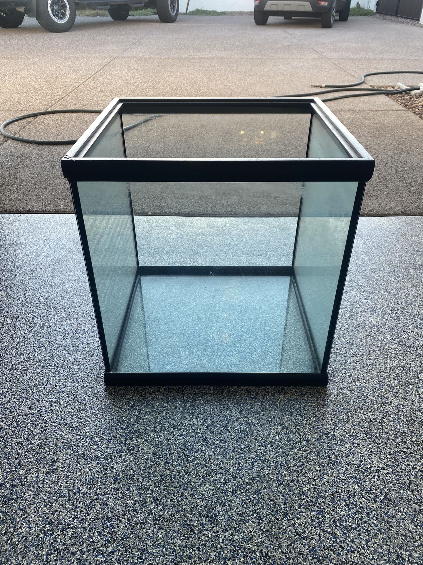 36 Gal Square Fish Tank for Sale in Gilbert, AZ OfferUp