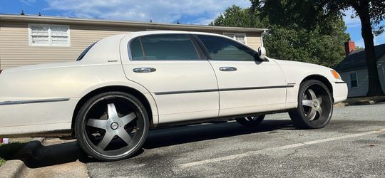 2000 Lincoln Town Car