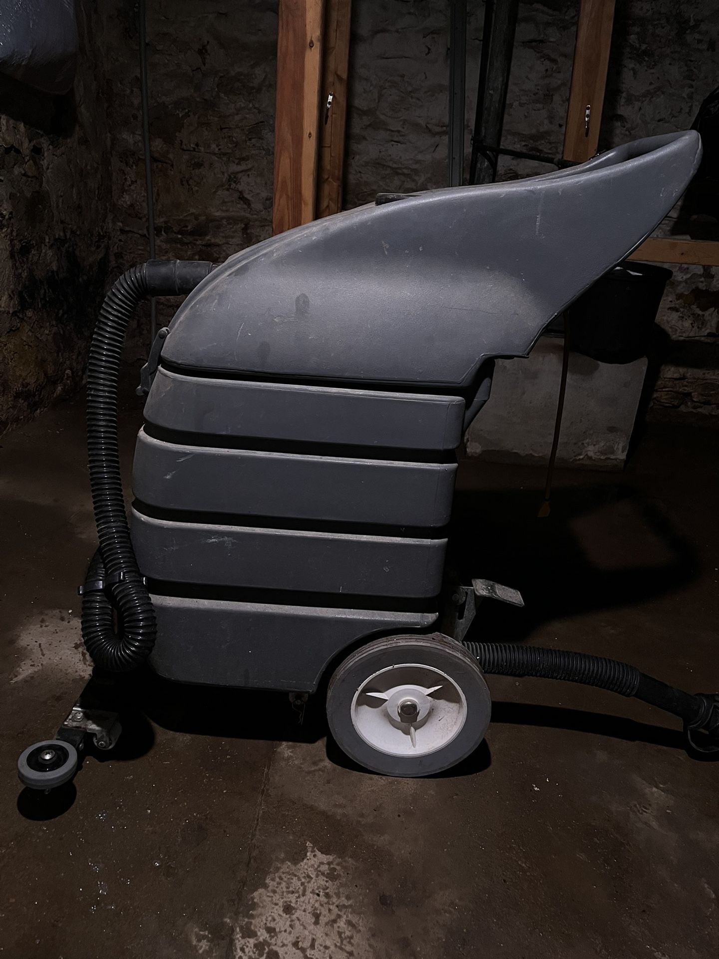 Tennant V-WD-15 Commercial wet/dry vacuum