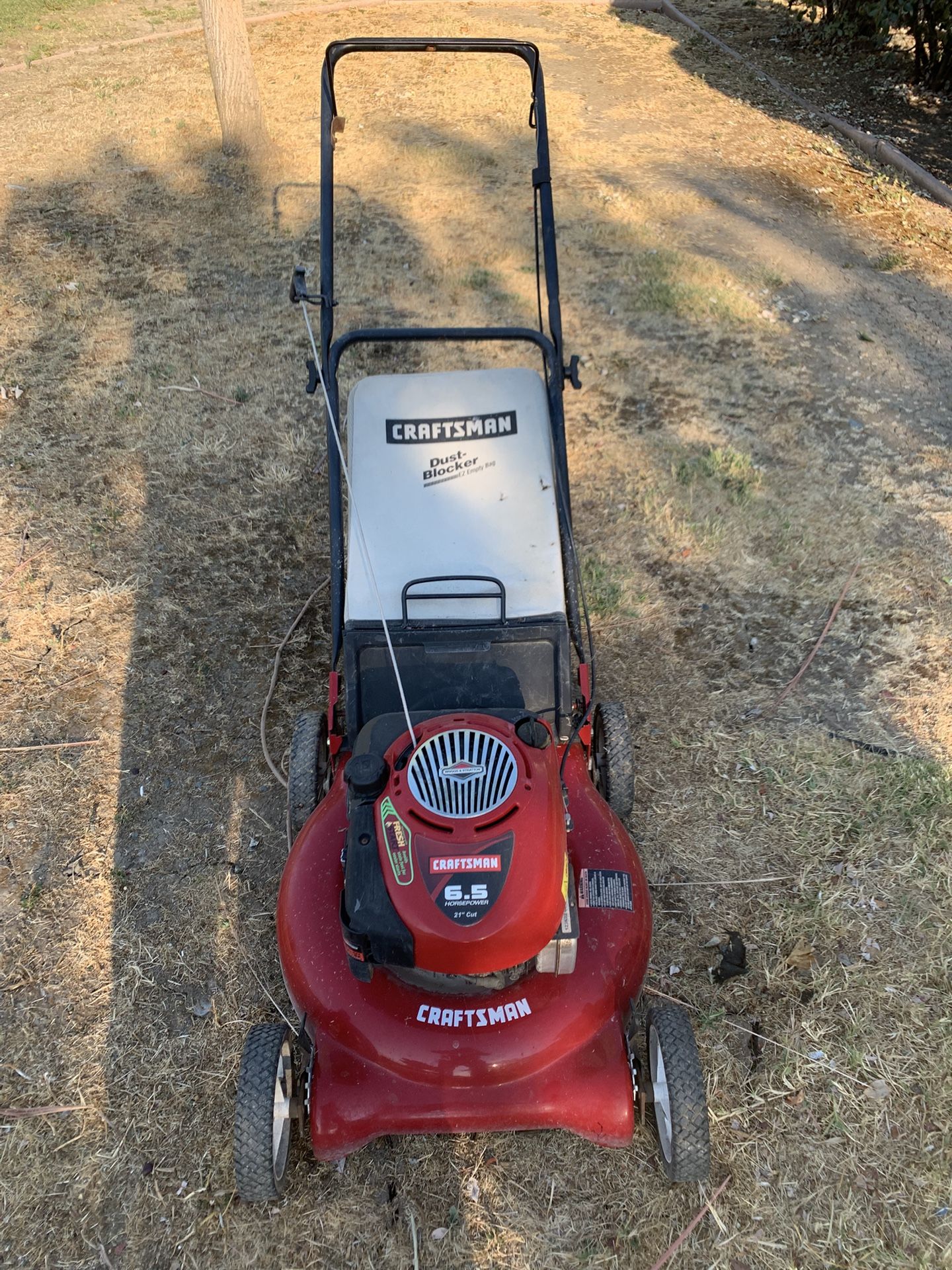 Push Lawn Mower Crasftman In Good Condition.