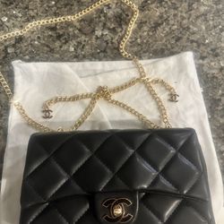 Chanel Diamond Quilted Small Flap Bag 