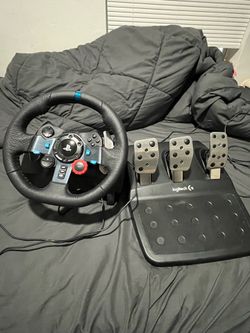 logitech g29 steering wheel for PC and PlayStation