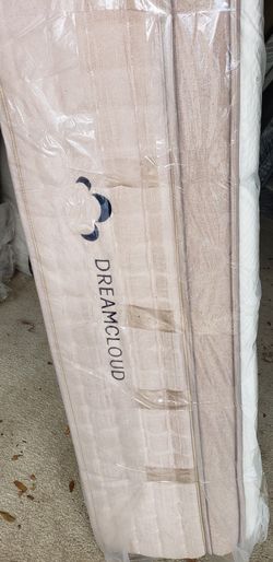 Dream cloud Queen size new 15" can deliver