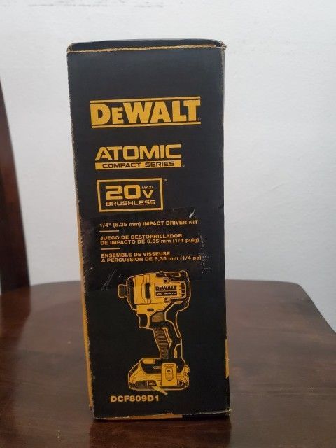 DeWalt Atomic 20v 1/4" Impact Driver Kit