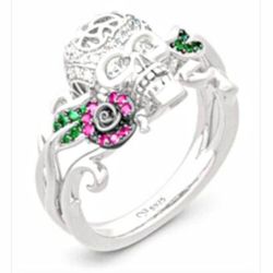 BRAND NEW IN PACKAGE POLISHED SILVER SKULL WITH ROSE IN MOUTH FINGER UNISEX RING - SZ 8 