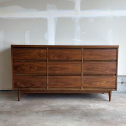 Vintage Mid Century Dresser