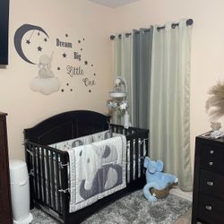 Baby Crib With Mattress 