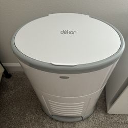 Dekor Diaper Pail – White, Clean & Like New