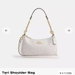 Coach Bag Muy Bonita Me La Regalaron Para Mi Cumpleaños Pero No La USO En Muy Buenas Condiciones 