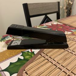 Paper stapler
