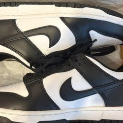 Panda dunks black and white size8.5