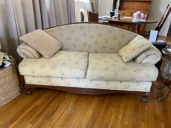 Antique Style Floral Settee - Clawfoot Detail - Perfect for Entryway