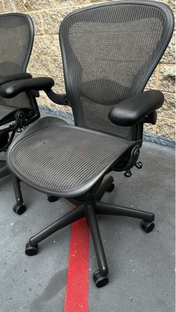 Herman Miller Classic A Fully Loaded With Ripped Mesh