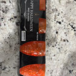 Skull Plastic Shot Glasses(4). Brand New.