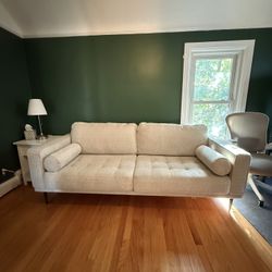 Elegant And Comfortable Couch/sofa
