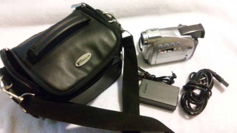 Canon NTSC ZR60 Mini DV Digital Video Camcorder