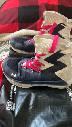 Volleyball shoes