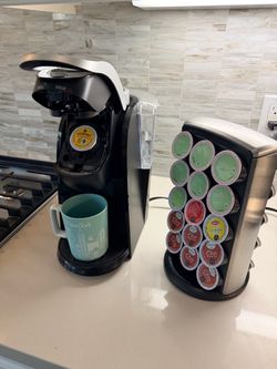 Keurig Coffee Brewer w/ K-Cup Storage