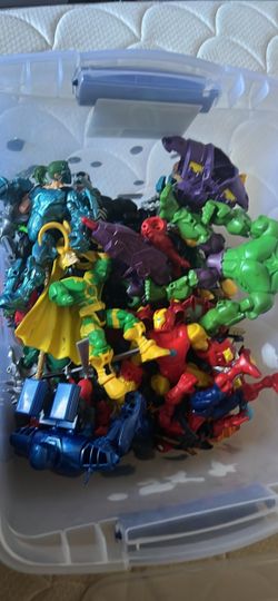 Marvel collectible action figures lot 25